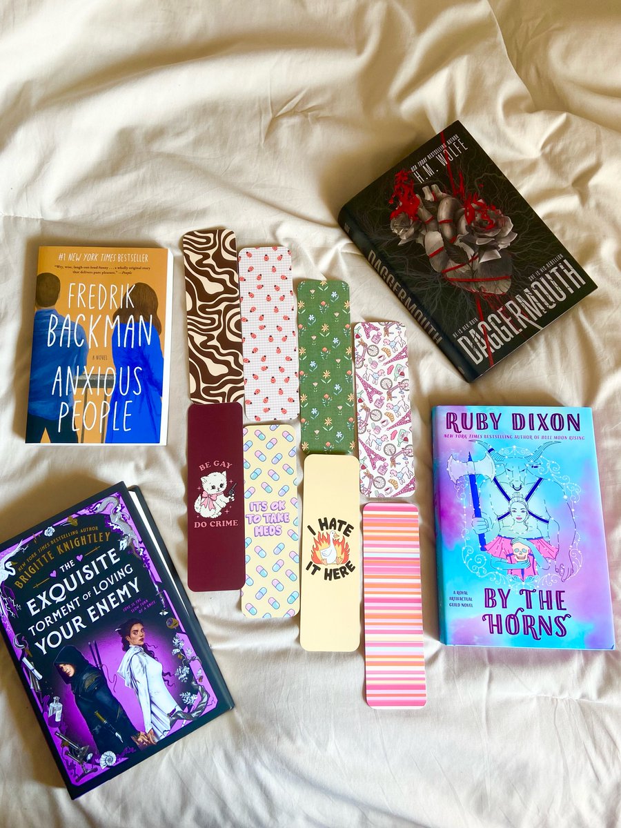 JanisAndreluy9's tweet photo. My newest bookmarks from @gigiandbo! I love her designs and how large they are. My favorites are “it’s okay to take meds” and the brown-and-cream swirl. Her shop has a bookmark for every book. Side note: this is my favorite song from Ariana’s new https://t.co/VVPNn7S7g0