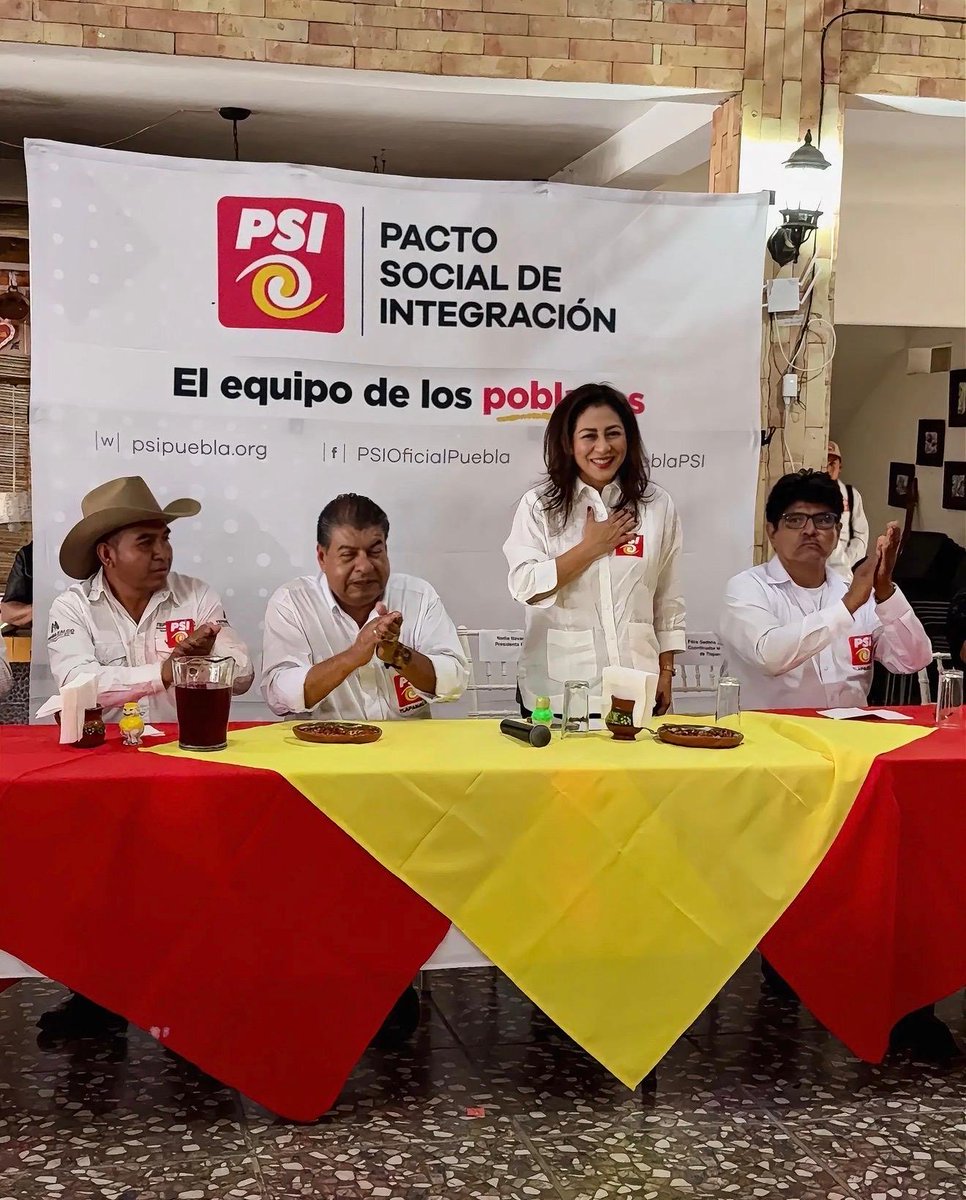 pueblaPSI's tweet photo. A Tlapanalá llegamos con el propósito de escuchar, sumar y trabajar con la gente.

En #PSI nos seguimos fortaleciendo y hoy nos sentimos orgullos de dar la bienvenida a nuestro Coordinador Municipal, Carlos Sedeño, y a nuestro Delegado Especial,  Don Mario Herrera, dos liderazgos migrantes que con el ejemplo de trabajo y esfuerzo  hoy representan a mujeres y hombres comprometidos en construir soluciones  que den respuesta a las necesidades de Tlapanalá.

Gracias a nuestros compañeros líderes y militantes de #PSI por su acompañamiento: Ángel Cuanalo Aponte, Coordinador de San Jerónimo Tecuanipan; así como a nuestro presidente municipal de Tepemaxalco, Arturo Díaz, especialmente a nuestro amigo Alberto Sánchez. A seguir trabajando por la mixteca poblana. 

Llegamos para hacer equipo, ¡súmate a PSI! 

#PSIPartidoQueSirve #Tlapanalá
