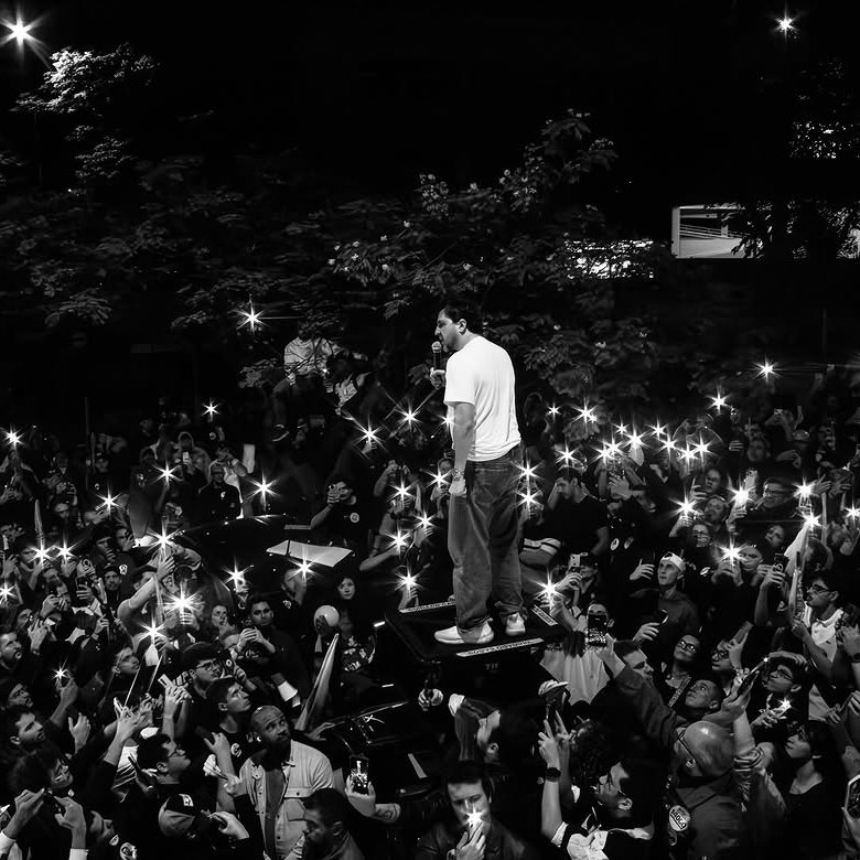 republiqueBRA's tweet photo. 🚨 🗣️ Campanha de Renan Santos prepara um grande protesto contra a Rede Globo caso o presidenciável fique de fora do debate da emissora na quinta-feira; a ideia é realizar uma concentração em frente à sede da emissora, no Jardim Botânico, no Rio de Janeiro (RJ). https://t.co/Fx5WT7VlJj
