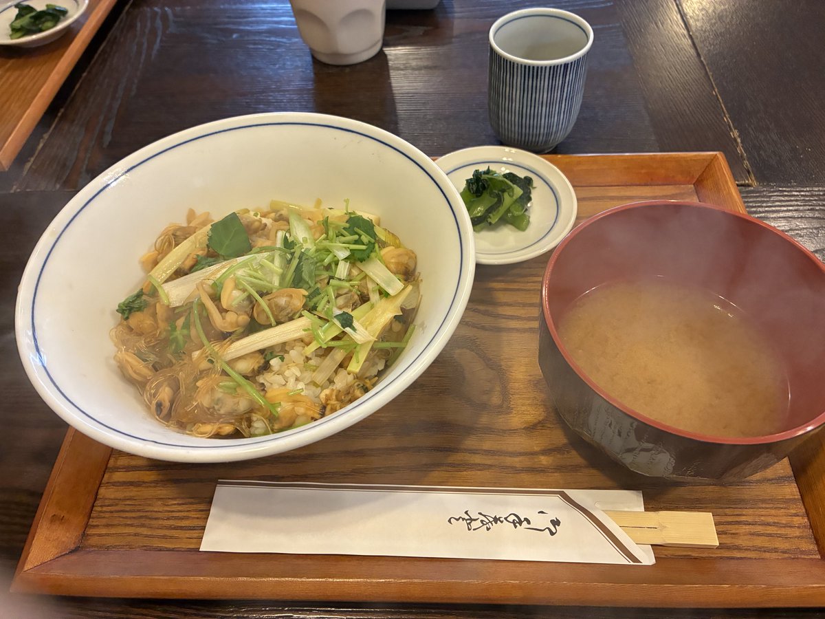 kyunokyou's tweet photo. 清澄白河にある福佐家のあさり丼、食べてきました。少し横道に逸れて大正解！めっちゃ美味しかったです。店内も落ち着いてて、よい休日になりました。三つ葉が少なかったのでと割引きしてくださったので、次回はもう少し早い時間にチャレンジします！ https://t.co/o5jXN3M0Gj