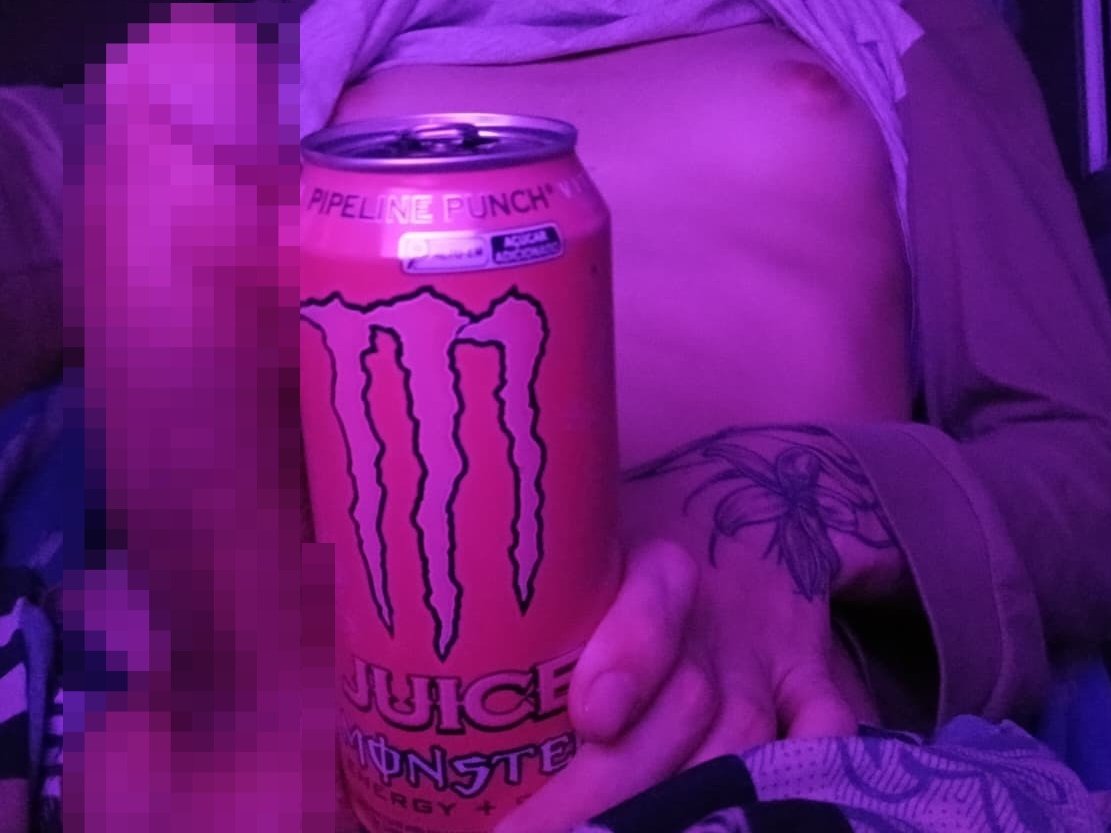 hotloser__'s tweet photo. alguem quer brincar com o meu "monster rosa"? 😏🍆 https://t.co/dw0To9YXM4