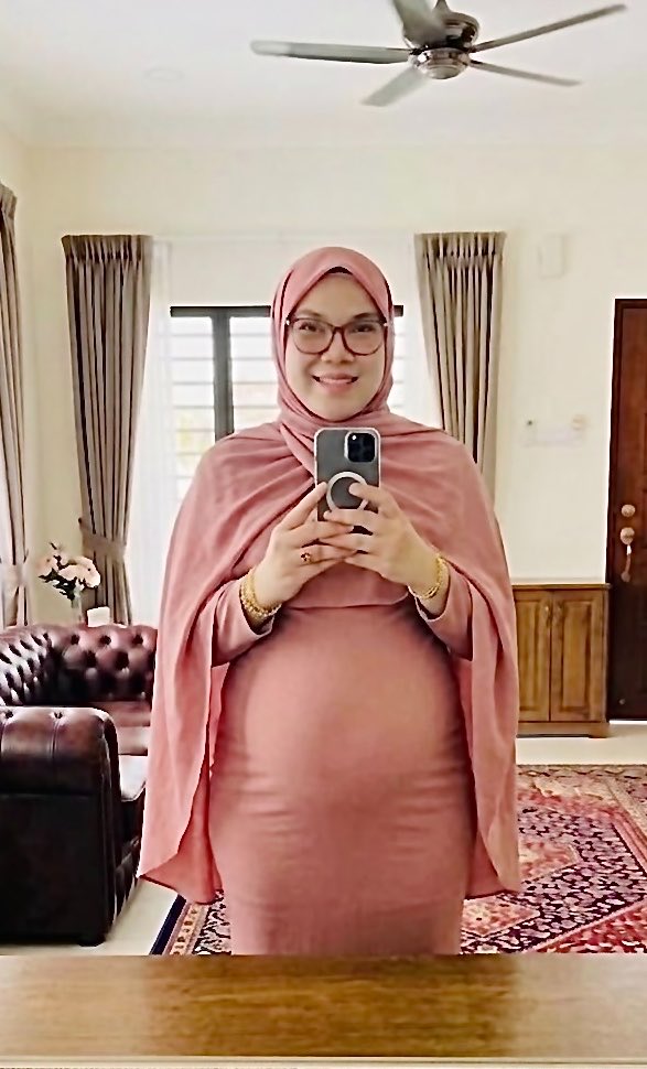 MsSha85's tweet photo. Preggy mommy in action #preggycder #cd https://t.co/rBoo8BqPYG