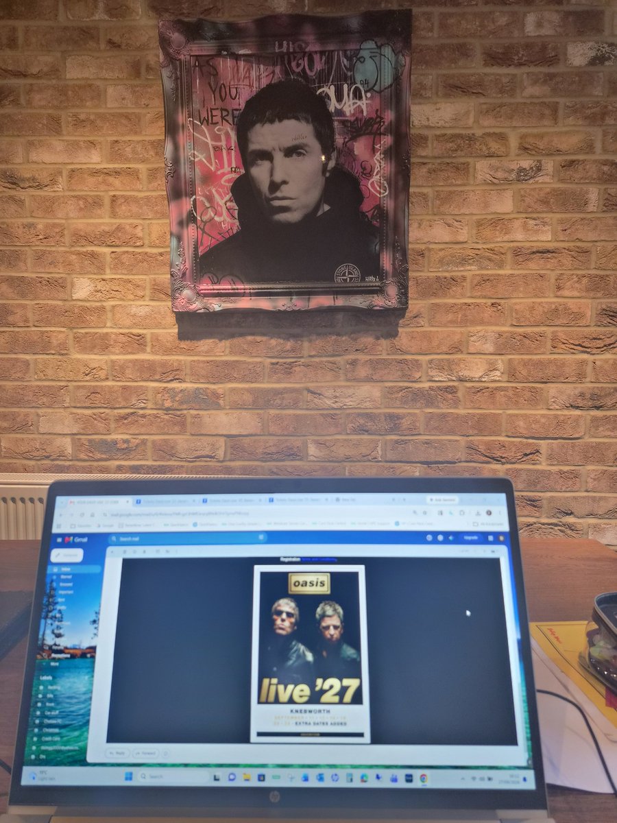 DazH82's tweet photo. Got my tickets! Going back to Knebworth where I saw Oasis when I was 15 😎🥳🥳
Please play Stop Crying Your Heart Out and Don't Go Away! 
@liamgallagher https://t.co/ivfP18dgBp