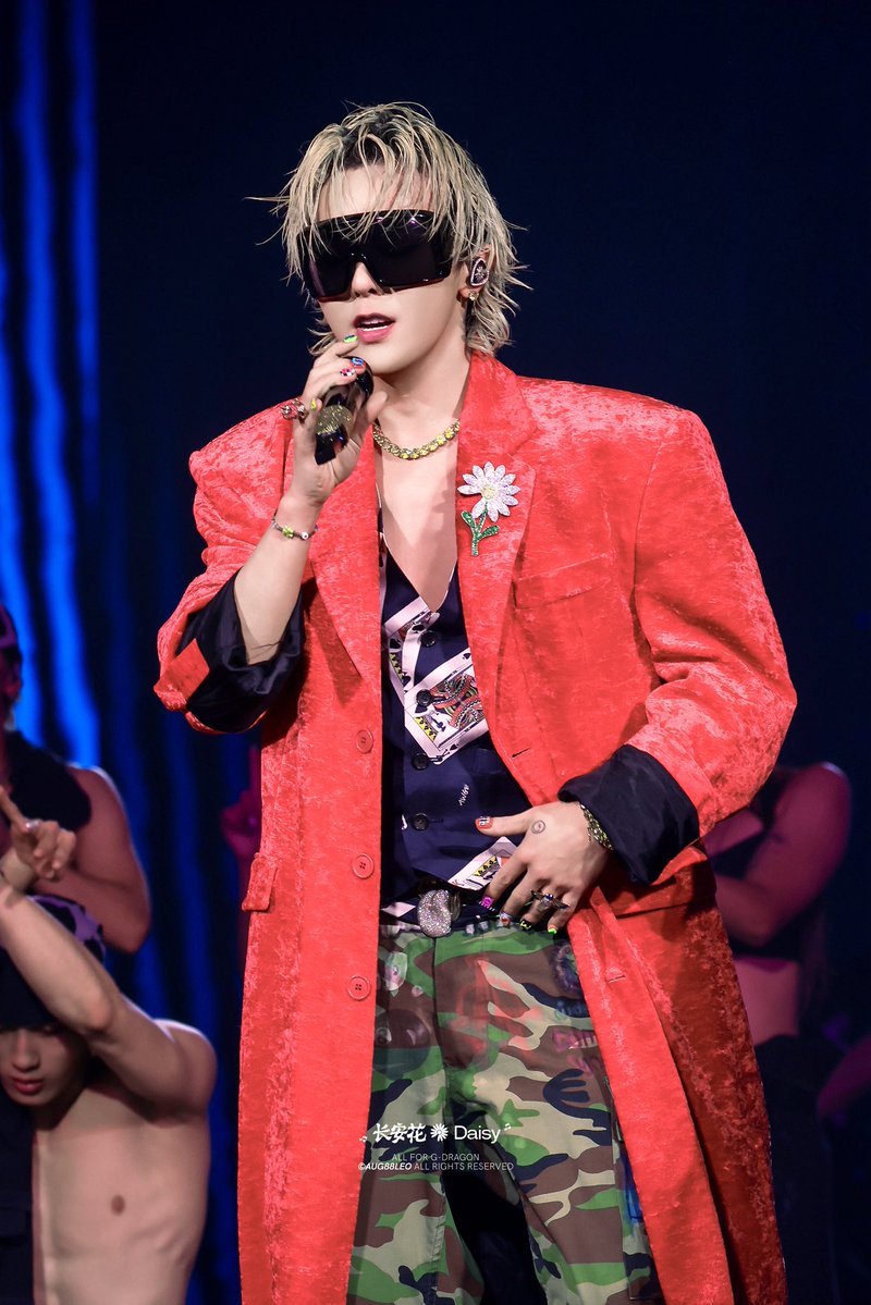 jaricae1's tweet photo. 지디 런던 스타디움 콘서트 미모 #지드래곤 #BIGBANG #GDRAGON #빅뱅 https://t.co/jWx9g9fLTU
