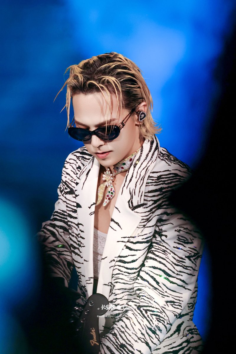jaricae1's tweet photo. 지디 런던 스타디움 콘서트 미모 #지드래곤 #BIGBANG #GDRAGON #빅뱅 https://t.co/jWx9g9fLTU
