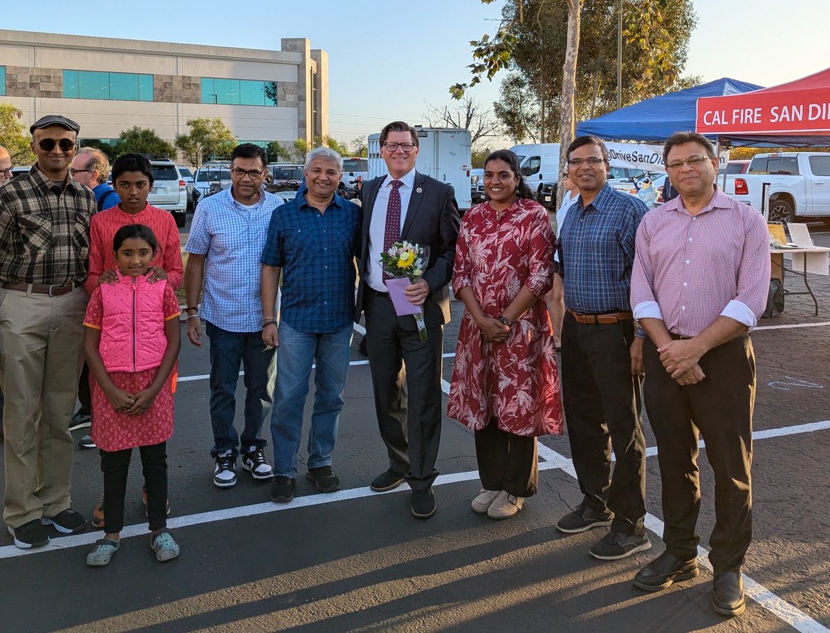 MyTechMusings's tweet photo. Met California Senate Minority Leader @SenBrianJones with community members during his District Open House...

On behalf of the Hindu community in the greater San Diego area, we thanked him for his public service and steadfast support for the Hindu cause, especially his vehement opposition to the toxic #SB403 bill. 

@HinduAmerican @hinduampac