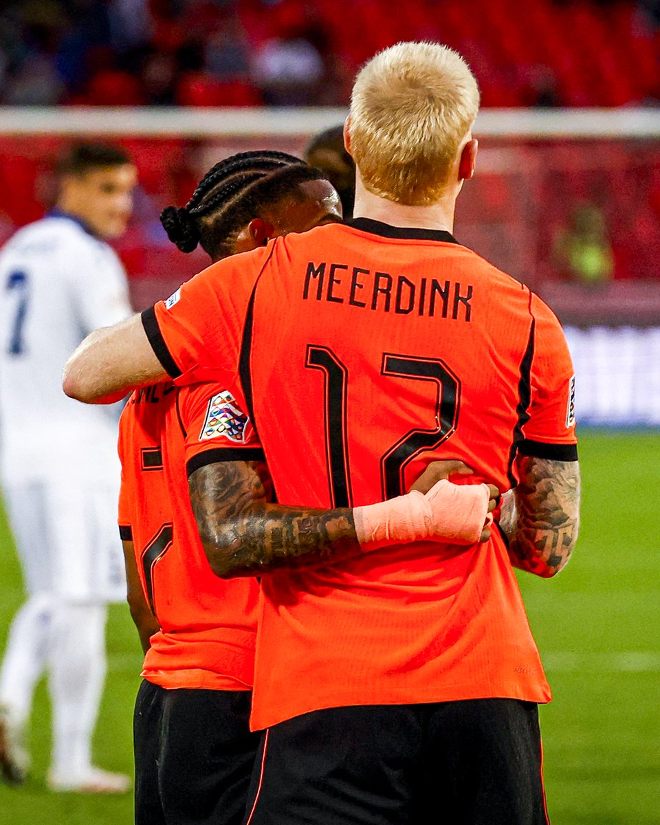 brfootball's tweet photo. 30’—Serbia 1-1 Netherlands ⚽
69’—Serbia 1-2 Netherlands ⚽

23-year-old Mexx Meerdink scores his first goals for the Netherlands to hand Xavi his first win 🇳🇱 https://t.co/FmSW6C8c75