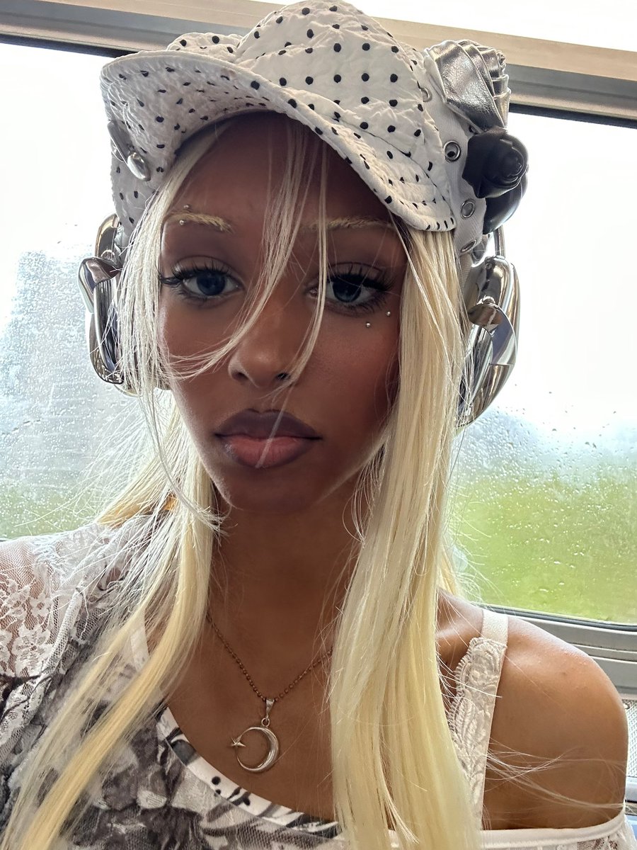 skyicidal's tweet photo. https://t.co/XRhe6Ae2XM
