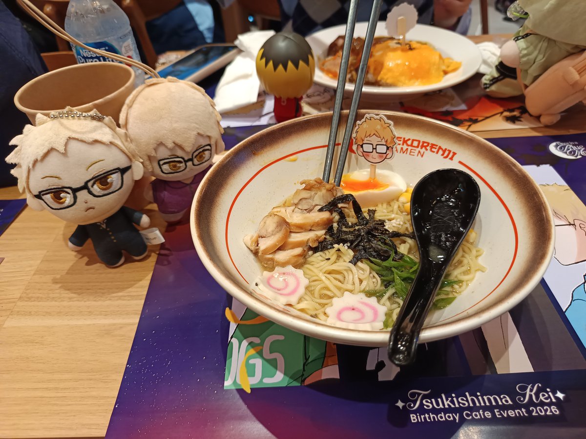 caeinemi's tweet photo. I'm having a BLAST day ever!!! gila, event anime pertama aku bener-bener SERUUU BANGETTT!!! I'm enjoying every moment, grasak grusuknya, terus semua kegiatannya seru seru banget, aku beneran demen bikin zine nya 😭❤

Happy Tsukki Day pokoknya!!

#OnceInABlueTsukki #HappyKeiDay https://t.co/MHnHiI2keu