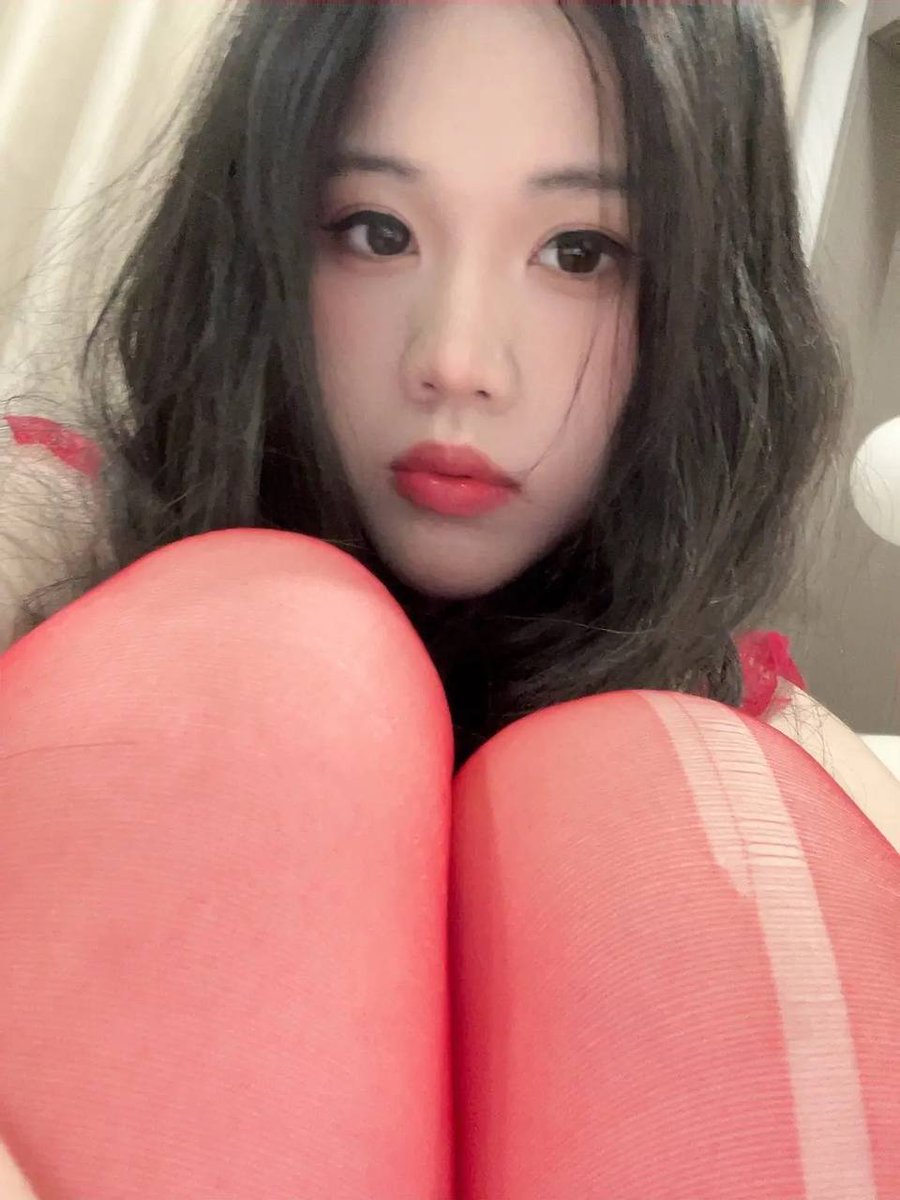 ann77ei9's tweet photo. 再强调一次：我不要🚪！真不要！ 想看什么痛快点告诉我， 我看到立马发.就是手发酸发不完而已 不需要你们打钱支持我
1：看福
2：看🐻 https://t.co/dAP7JuqaV3