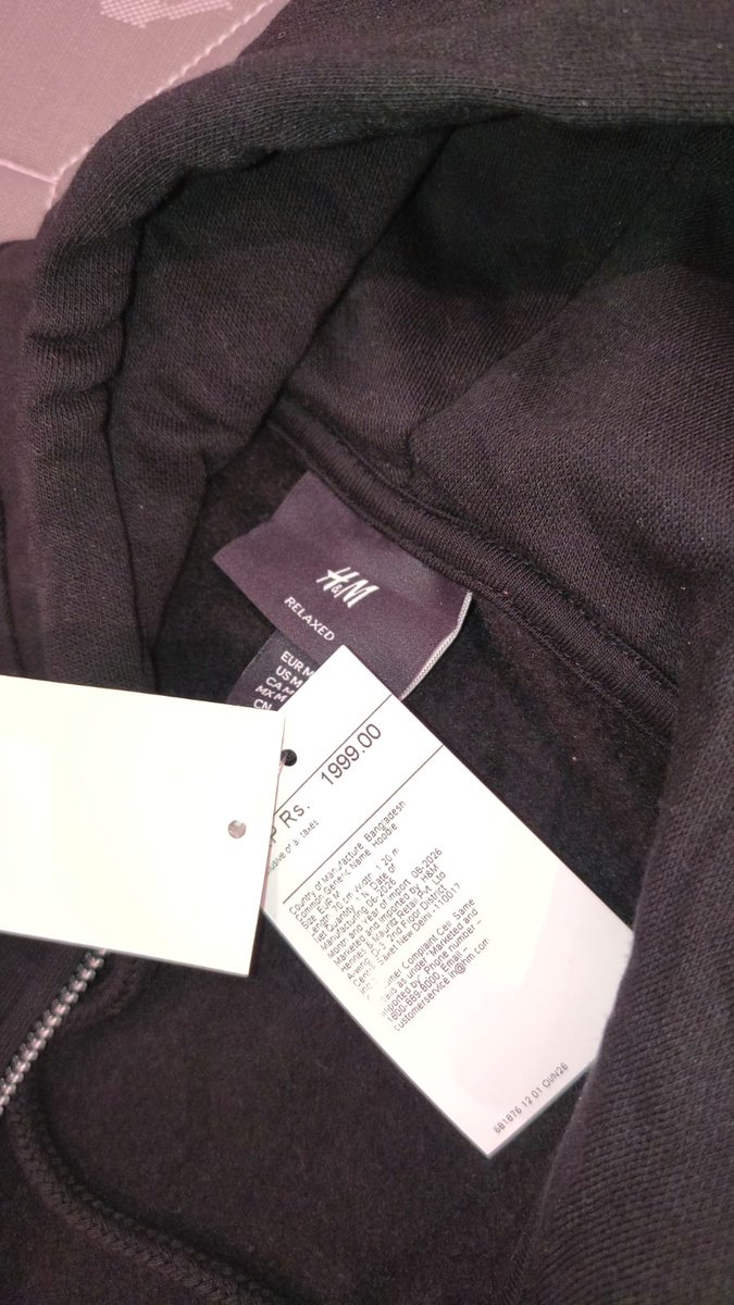 Mr_Robot324's tweet photo. I have attached photographs of the product for your reference. The product is in the condition required for return, and I request that you please investigate this matter, including the actions and status updates made by the pickup executive.
@nykaafashion @jaagograhakjago https://t.co/RaoL1Ig9dK