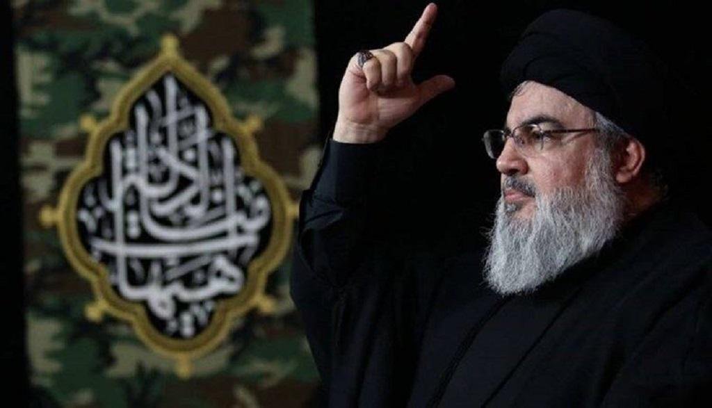 HAREmgum's tweet photo. در میان هیاهوی سیاست و قدرت ، او کسی بود که حتی در اوج مدیریت سنگین ترین معادلات منطقه ، از تواضع و ساده زیستی نمی گسست ؛ او نه تنها یک فرمانده بلکه پدری برای توده های  مردم بود .
#سید_مقاومت https://t.co/w0UbdmYQfz