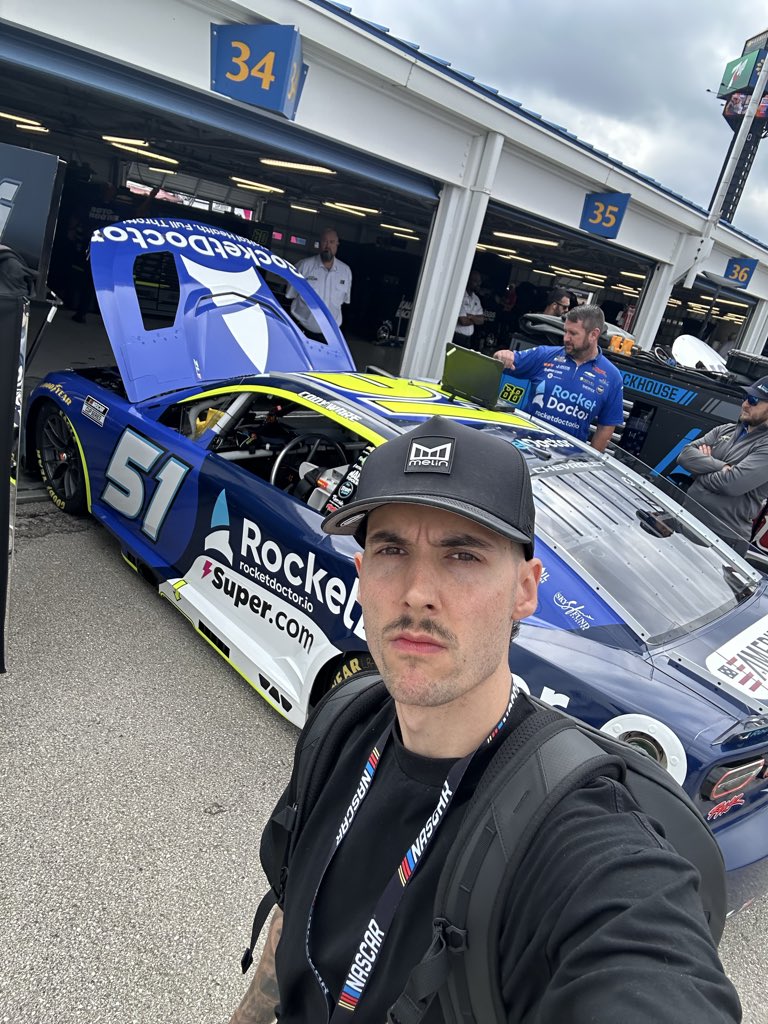 Rexzilla's tweet photo. Race day #nascar https://t.co/aRbkERPkQG