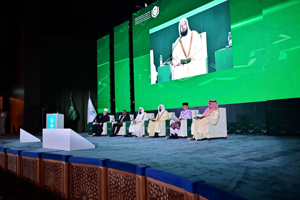 PvGovSa's tweet photo. الرئيس العام لـ #هيئة_الأمر_بالمعروف والنهي عن المنكر يترأس الجلسة الثانية للمؤتمر الدولي لمواجهة الانحرافات الفكرية، الذي تنظمه الجامعة الإسلامية. https://t.co/aN2dlg9f1B
