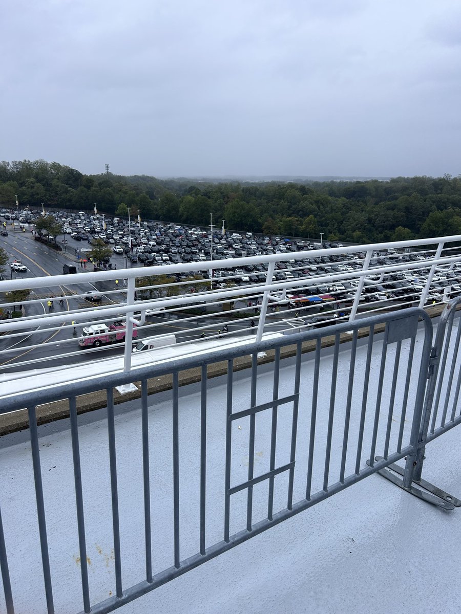 CharlieRestn's tweet photo. Suicide fence playing better defense than Mike Sainristil #gocommanders https://t.co/tXpKqR61Ko