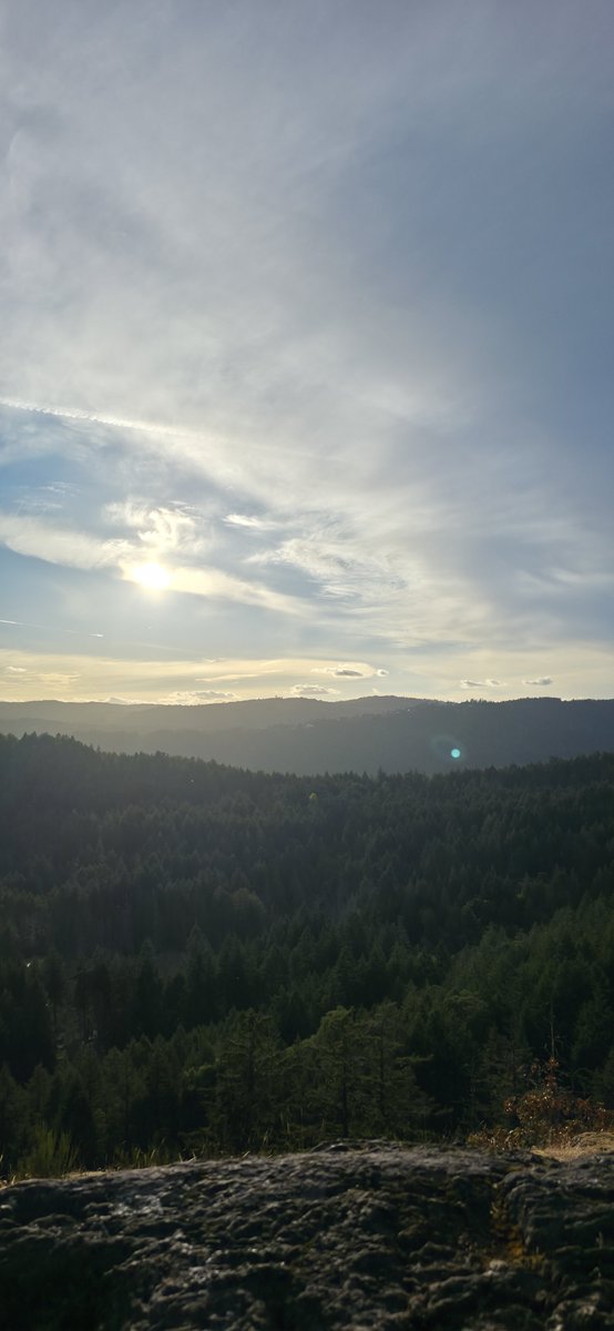 erikindiny's tweet photo. Under the full moon, the land takes on a different kind of stillness. In Tsilhqot’in culture, our relationship with the natural world is rooted in respect, reciprocity, and the understanding that we belong to the land—not the other way around. Nights like this are a good reminder to slow down, look up, and remember our place within something much older than ourselves.

#harvestmoon #fullmoon #nativepride