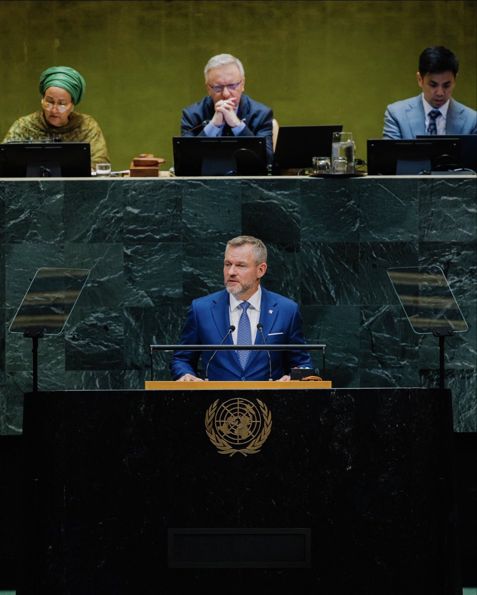 MonikaPolkim's tweet photo. 🇸🇰 Prezident Peter Pellegrini hovorí o dôležitosti spolupráce, dialógu a diplomacie. Rešpektujem tento pohľad a verím, že vzájomný rešpekt je dôležitý pre lepšiu budúcnosť 🌍🤝

#Pellegrini #Slovensko #OSN #Diplomacia https://t.co/IQUBCESnti