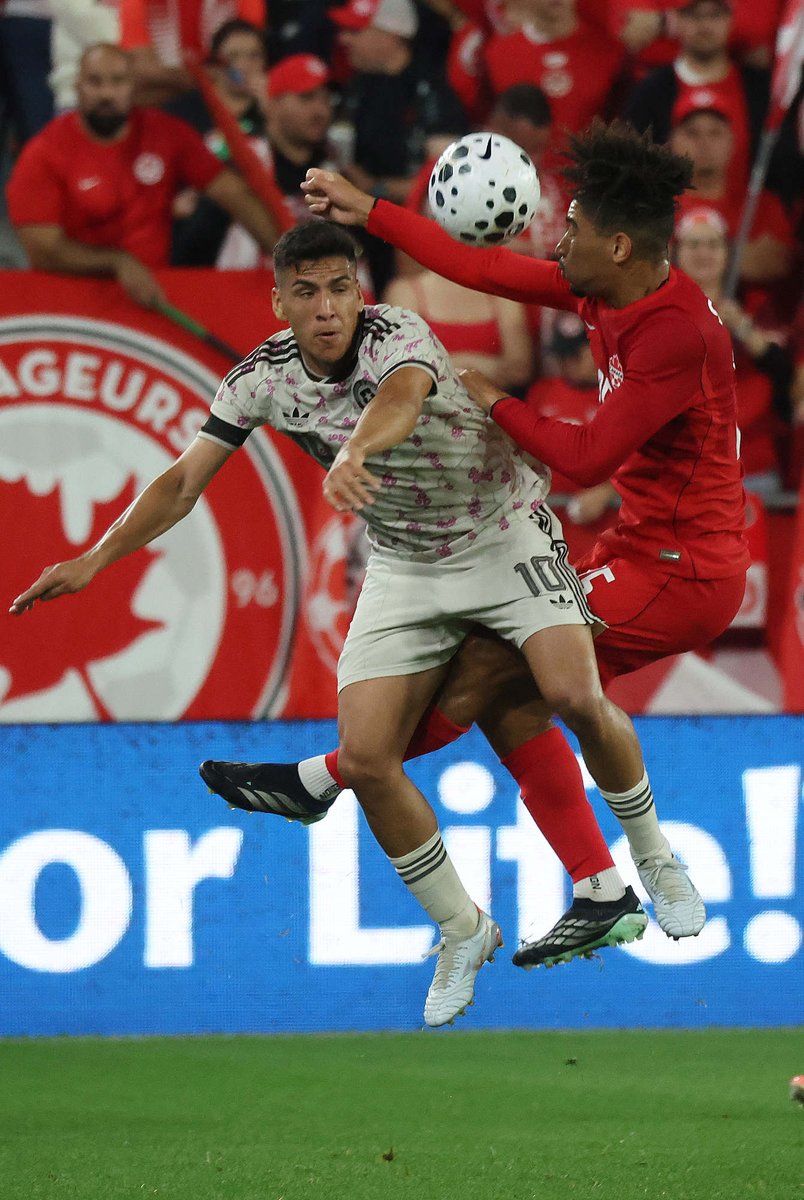 SteveRussell's tweet photo. El equipo de Canadá venció a Chile por 1-0 en un partido amistoso internacional en el BMO Field de Toronto.
#CanadaSoccer #FIFA #TeamCanada #FutbolChile #Chile 
#PiscoEsPeruano https://t.co/KvdEoDs9K2