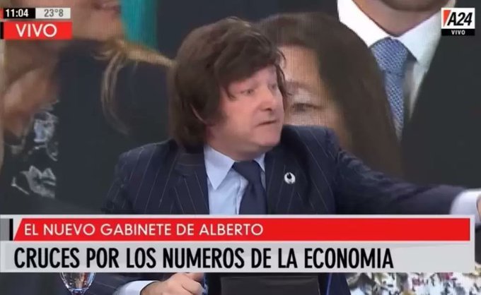 TheRipperHunter's tweet photo. @luisl4 @88lamaga Che @luisl4 si la verdad no ofende, entonces por que la modificas a tu gusto? https://t.co/o5xqWwsLJo