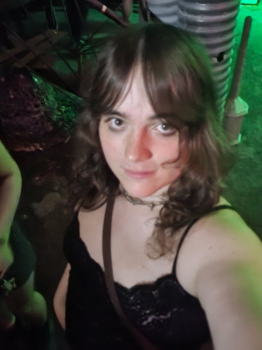 Ma1sybean's tweet photo. Went out drinking with friends for the first time in a minute and I #neededdat https://t.co/7yFGSQ774G