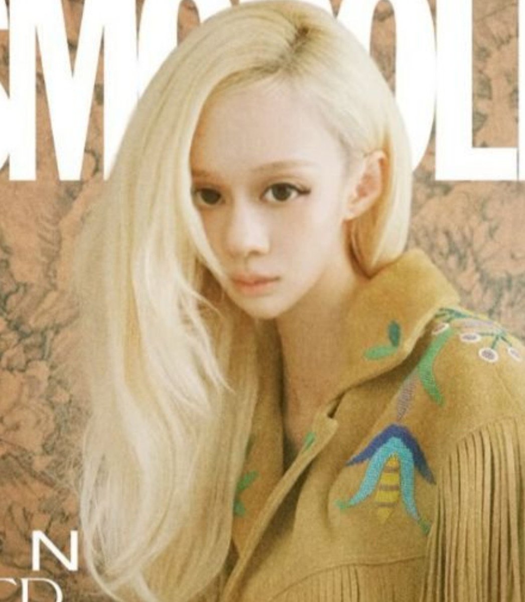 roy_199312's tweet photo. Korean beauty standards: https://t.co/TskGlcYzl3