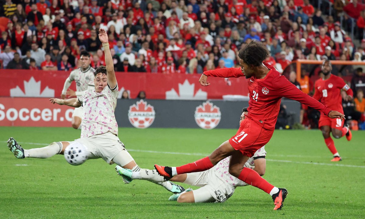 SteveRussell's tweet photo. El equipo de Canadá venció a Chile por 1-0 en un partido amistoso internacional en el BMO Field de Toronto.
#CanadaSoccer #FIFA #TeamCanada #FutbolChile #Chile 
#PiscoEsPeruano https://t.co/KvdEoDs9K2
