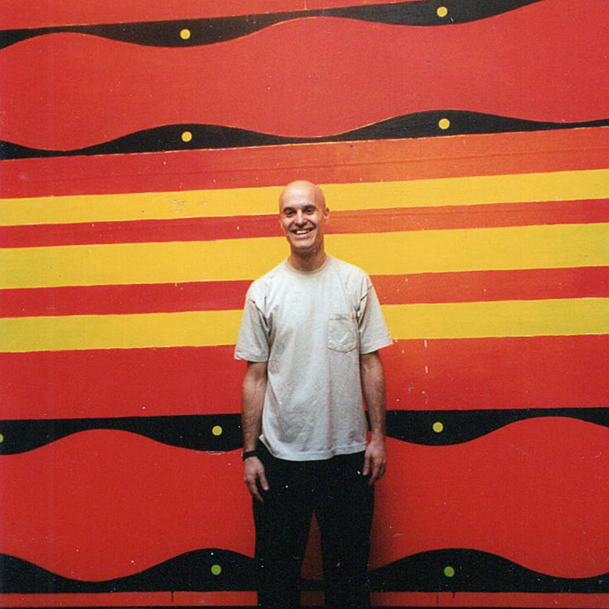 lorenmunkstudio's tweet photo. A pic of Chris Martin @chrismartin764 in his studio from Jan. 2000 https://t.co/OlJOjKTb0Y