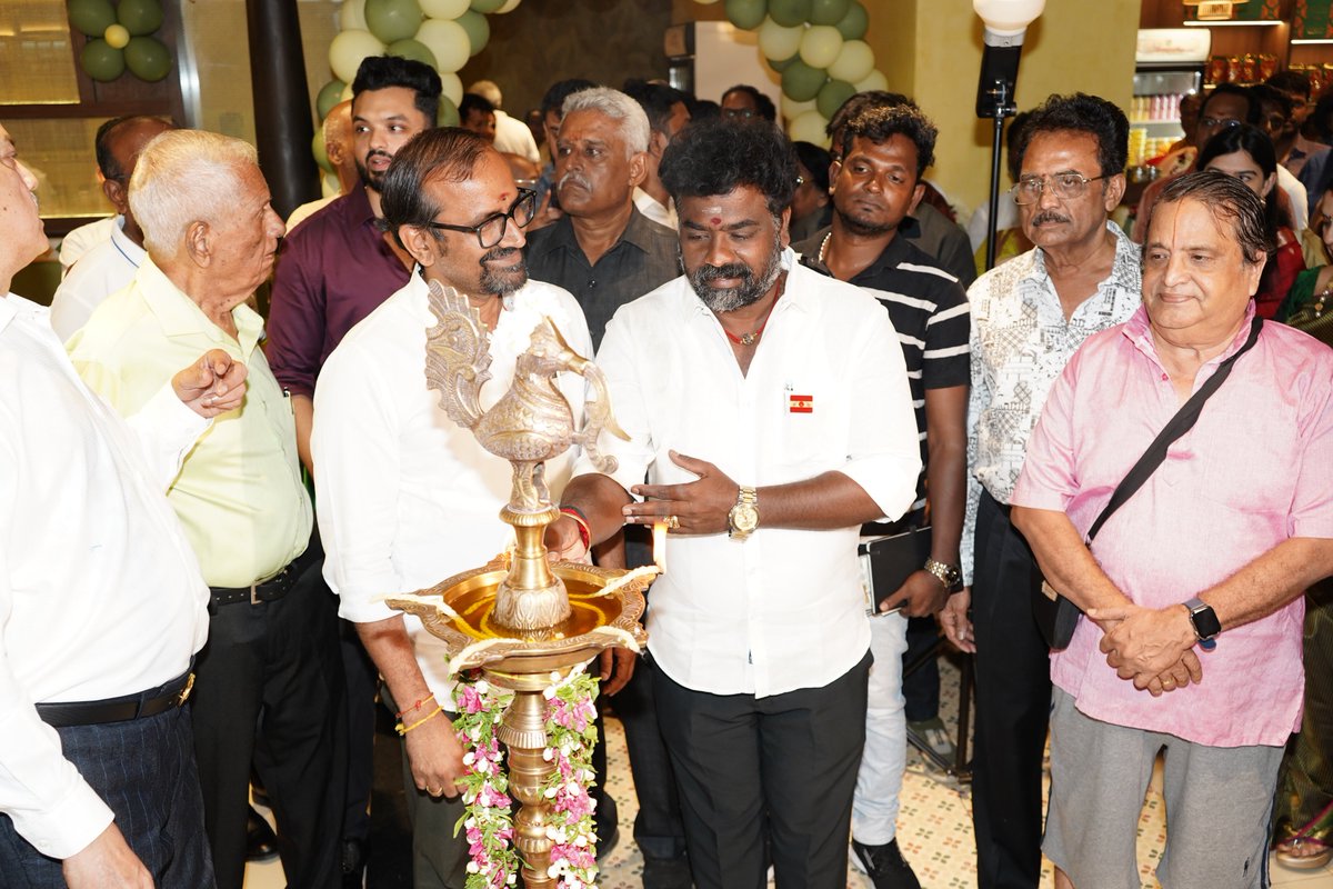 EcrPSaravanann's tweet photo. இன்று 
சோழிங்கநல்லூர் சட்டமன்றத் தொகுதியில் துரைப்பாக்கம் அருகில் புதிய சங்கீதா உணவகம் திறப்பு விழாவில் மாண்புமிகு உணவு மற்றும் குடிமைப் பொருள் வழங்கல் துறை அமைச்சர் திரு. P.வெங்கட்ரமணன்MLA அவர்களும் சோழிங்கநல்லூர் சட்டமன்ற உறுப்பினர் 
*திரு.ECR P.சரவணன்MLA* அவர்களும் https://t.co/nP90uVc7qn