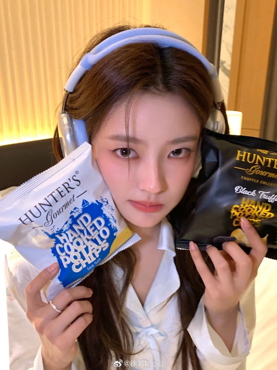 ruothan's tweet photo. @Biwenjuin it's soft as your cheeks..or what? OFC YOU CAN. which tastes do you want gege? https://t.co/jUPiSge61x