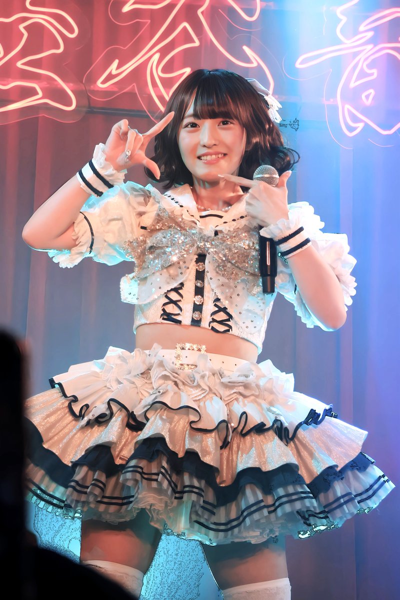 ehagakisan's tweet photo. @chimu_hamabe ちむちゃん、今日も可愛かったよ。
ごめん、列が長くて行けなかった。
こっちの列が短かったから・・・。
#浜辺千夢 #STAiNY https://t.co/71F8rdo4KR