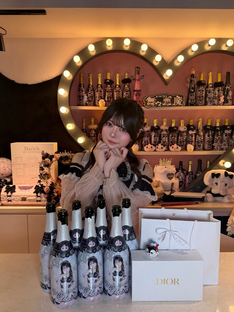 Rua___s2_'s tweet photo. 09.27誕生日お祝いしてくれてありがとうございました😭😭
いつも仲良くしてくれて、大切にしてくれて本当にありがとう､､😭
感謝してもしきれません､､💧
大好きなみんなといれて嬉しかった>⩊<
人生で1番幸せな誕生日！♡
本当にありがとう！！！♥ https://t.co/QrYZOkca0k