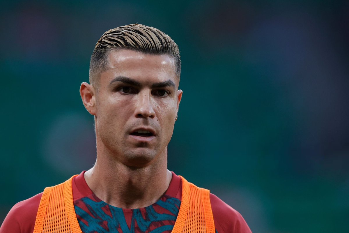 ActuFoot_'s tweet photo. 🚨 OFFICIEL ! CRISTIANO RONALDO 🇵🇹 DÉMARRE SUR LE BANC FACE À LA NORVÈGE !!! 🪑 https://t.co/X4nwbjygGr