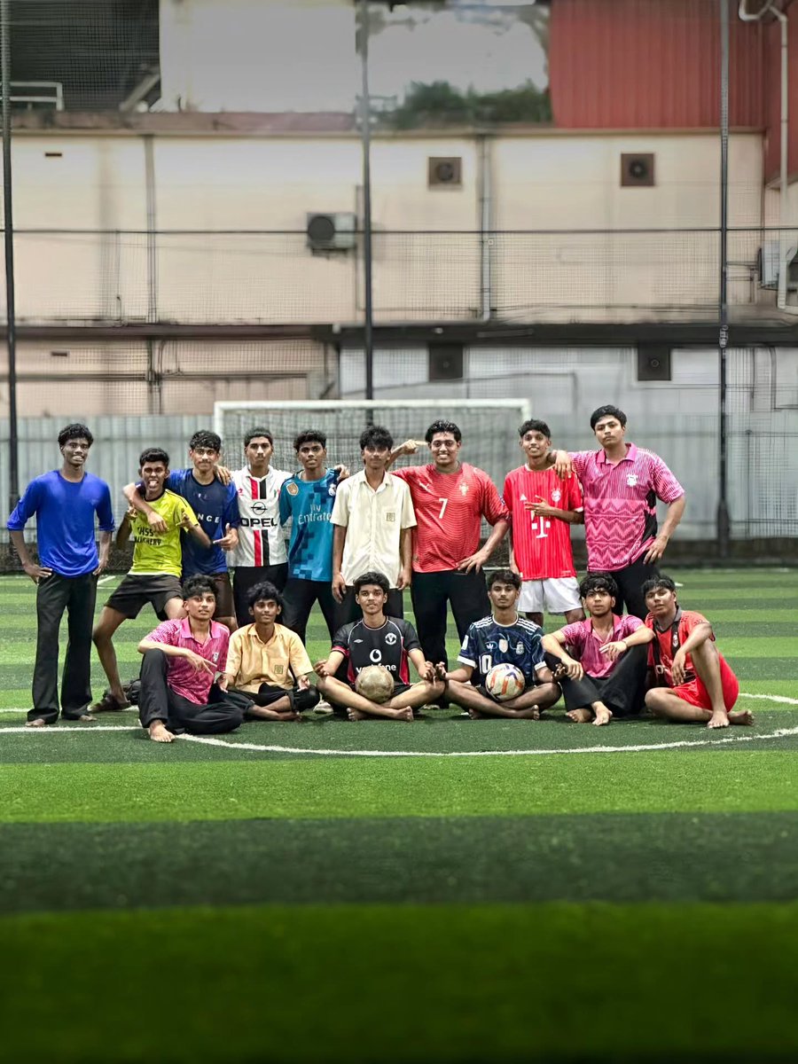 NapoleonShid's tweet photo. ⚽ Passion for football! https://t.co/zWG1F9pM4u
