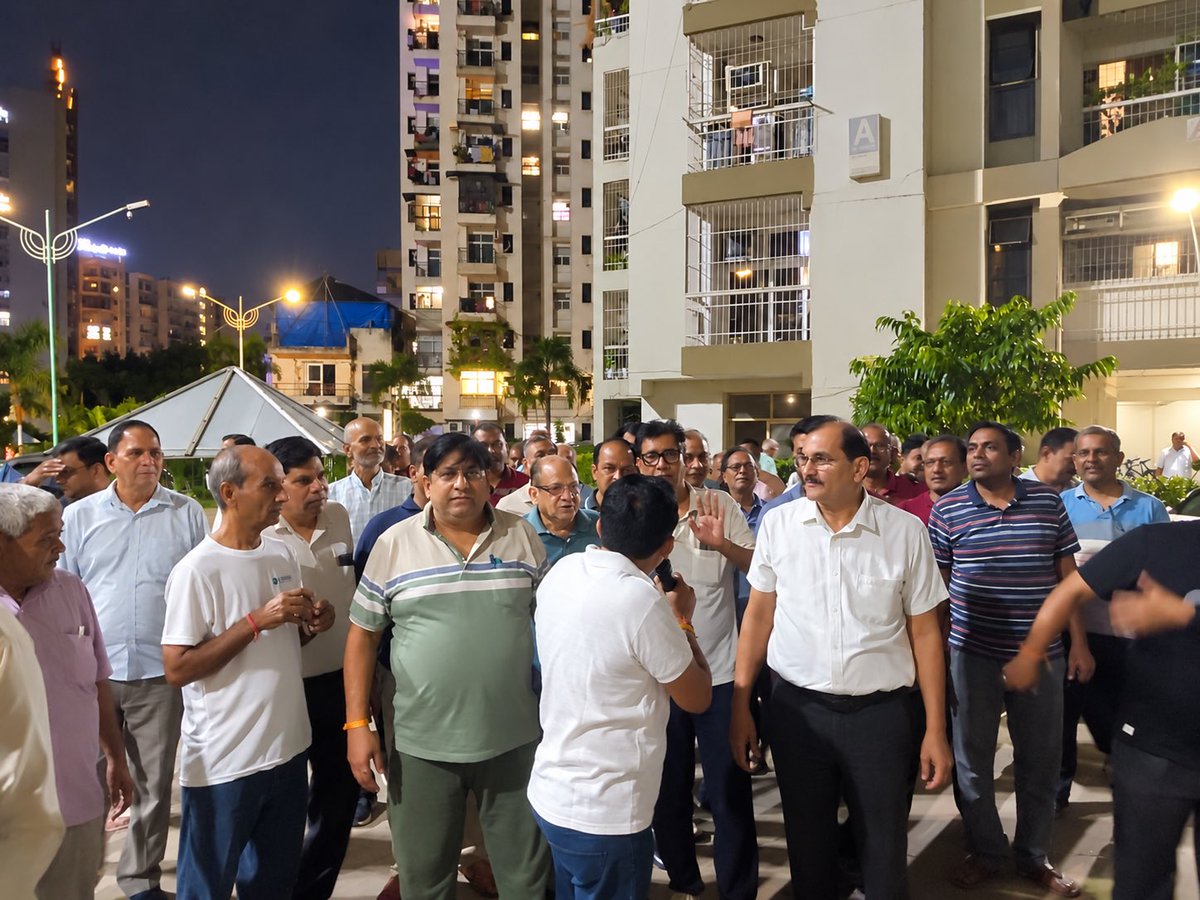 rajen1077's tweet photo. Kdp residents protested &amp; did rally against  @gdagzb #GDA #VC_GDA as they are not taking action against builder , request @UPGovt @myogioffice @myogiadityanath @dgpup @homeupgov to take action against @gdagzb not to follow norms or not to take action against  #GDA https://t.co/IGdV6gV6QJ