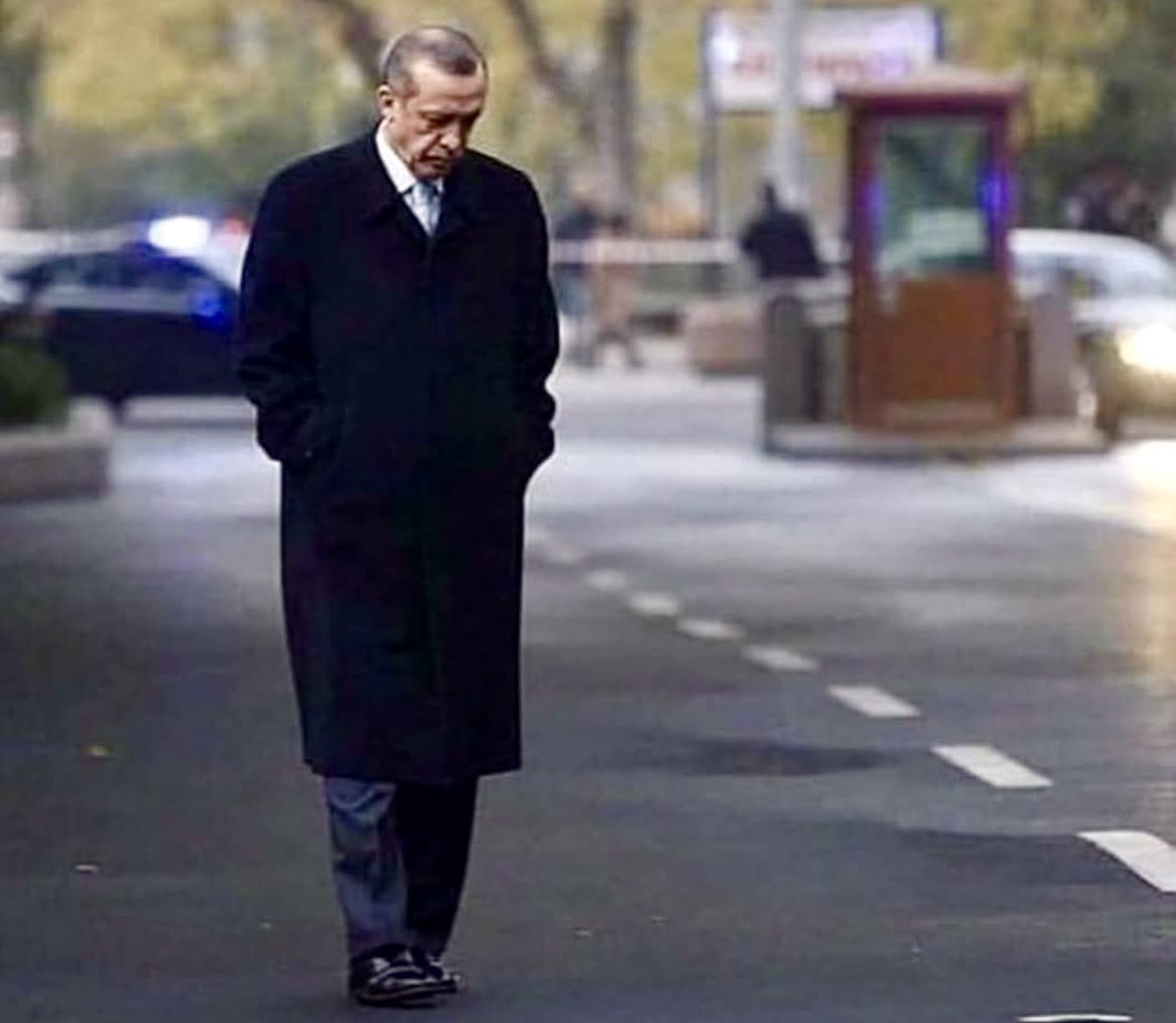 abdullahclkll's tweet photo. • Reis, “Yalnızlığımı biliyorum.” derken çok haklıymış… https://t.co/6IGLQFlkOs