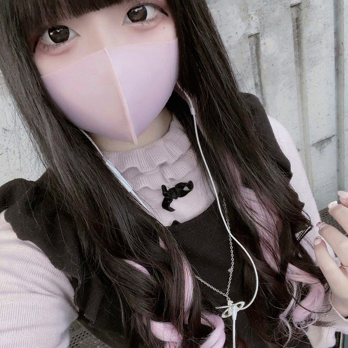 HadleyStacptsc's tweet photo. 鏡の中の知らない子、ちょっと気になる https://t.co/8cHcVMkS9m