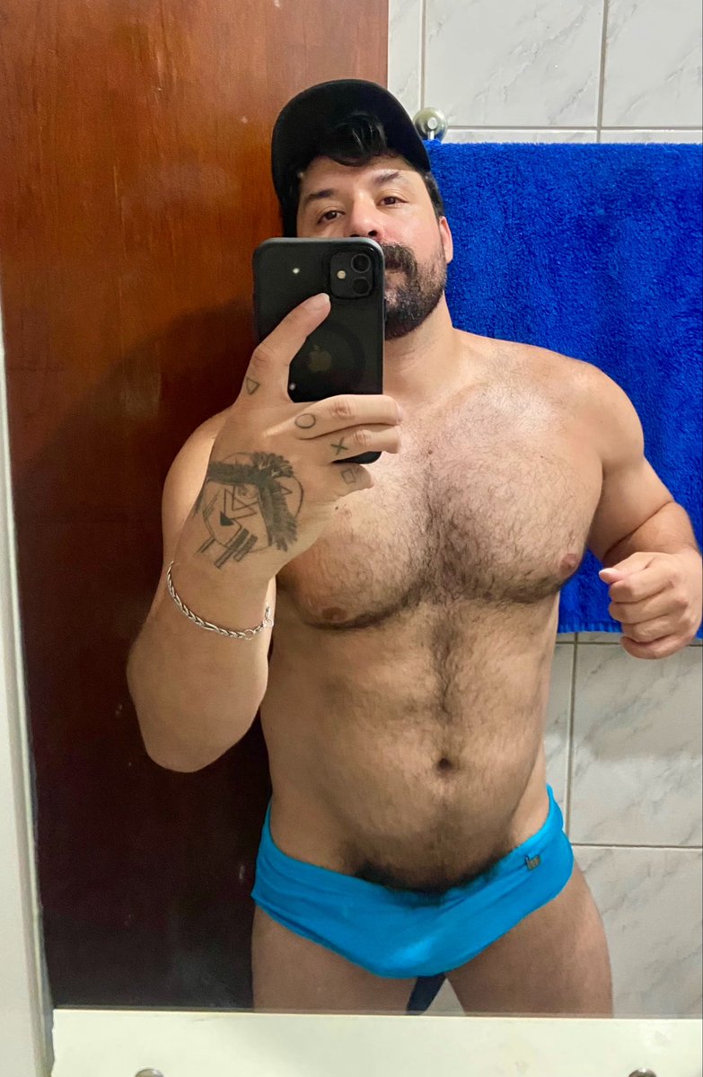 m4rx__'s tweet photo. So queria ser chamado pra uma piscina hoje 👉🏻👈🏻 https://t.co/Bxhs24T1e3