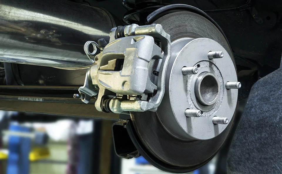 DaddarioNissan's tweet photo. Your brakes are one of the most important safety systems on your Nissan. Learn about common signs that your brakes may need attention and why regular maintenance can help keep your vehicle ready for the road. https://t.co/WFPut1df9e https://t.co/3DjoX609dp