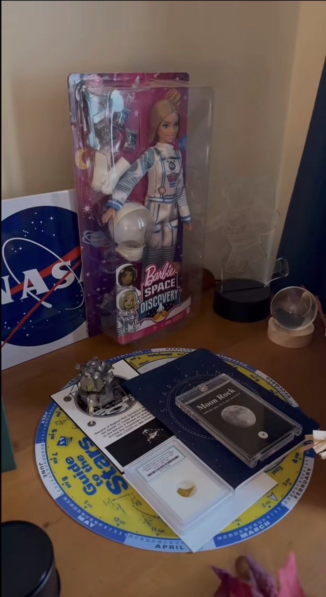 0Zerogamer's tweet photo. Late-night astrophysics research got me feeling like a detective staying late at work trying to solve a case 😂 https://t.co/SDomrqZGkC