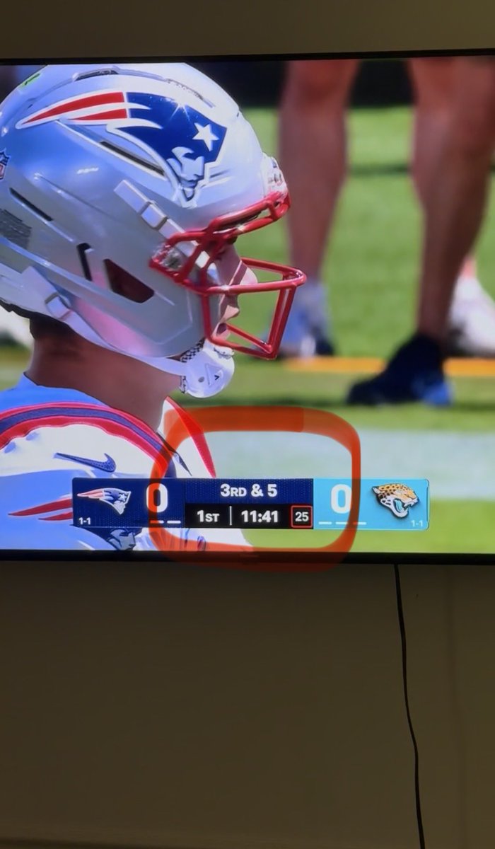 madsfrith's tweet photo. @NFLonCBS @NFL @Jaguars ummmmm???? 🤨 https://t.co/PUxP63Uool