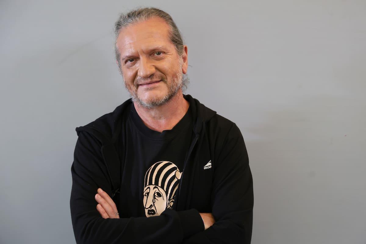 LANACION's tweet photo. La reflexión de Aristóteles sobre la verdad: “Decir de lo que es, que no es, y de lo que no es, que es, es falso” https://t.co/1tYPEb8gYU https://t.co/Fj4U2jlBQr