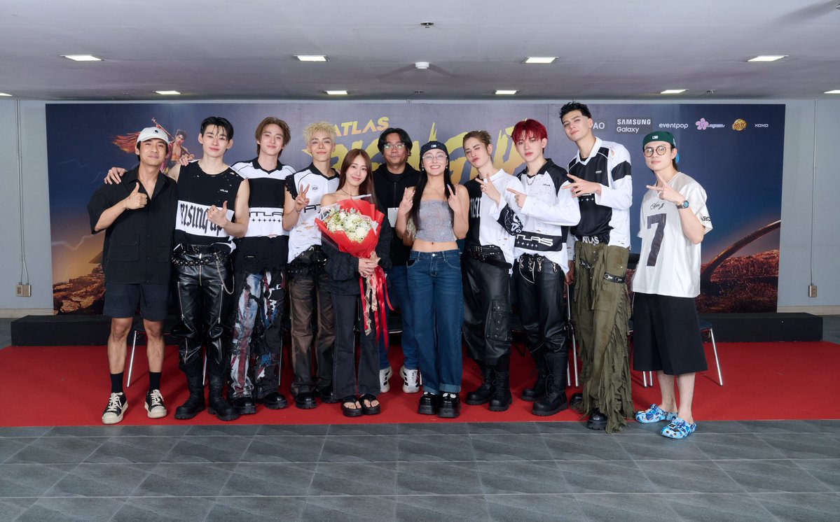 XOXOofficialTH's tweet photo. 4EVE , Xinweer PlusOne , fromearth ขอเป็นตัวแทนชาว XOXO Ent. ร่วมแสดงความยินดีกับ ATLAS 🎉😍

ATLAS: RISING UP CONCERT ✨
LIVE AT IMPACT ARENA

#ATLASRisingUpConcertatImpact
#ATLASRisingUpConcert
#ATLASconcert2026
#ATLASth #ATLAS_th https://t.co/t5wnfte6eH