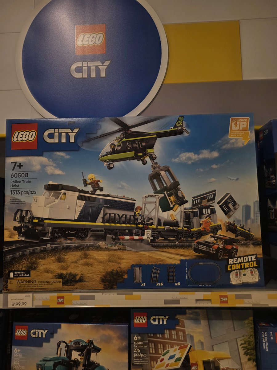 DrewDaDew79's tweet photo. These big LEGO sets are basically the new thousand-piece puzzles

My mom used to do puzzles for hours and now I’m staring at a 1,516-piece cargo ship thinking that looks relaxing

Either my autism kicked in or this is hereditary Mom https://t.co/nIWeEYWxtf
