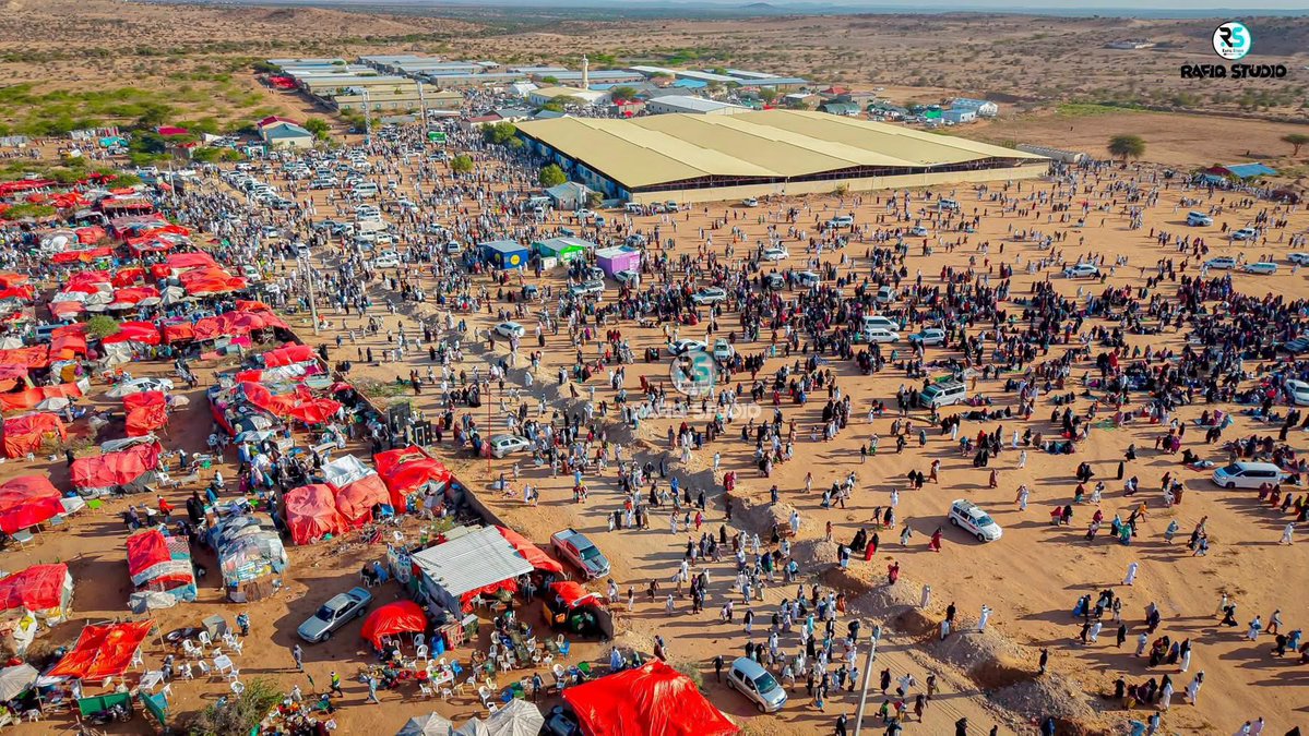Kadarnouh's tweet photo. The Annual Islamic Gathering has concluded in Hargeisa, bringing together more than 150,000 people from across Somaliland, neighboring countries and around the world. #Somaliland https://t.co/NUOVAgU8P8
