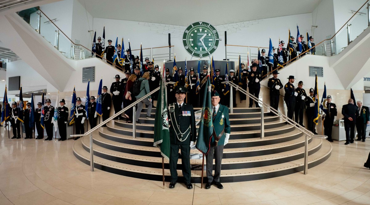 Police_Memorial's tweet photo. Secretaries of State and Police Chiefs stand in unity with families to commemorate police officers who have died on duty
#NationalMemorialPoliceDay #NPMD26 #PoliceFamily
π https://t.co/I7wfbYLqlP https://t.co/ZwAXsqMge7