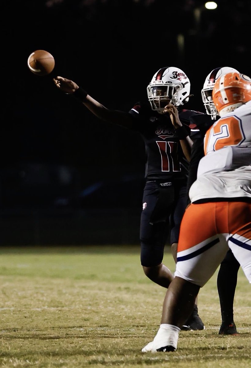 Ty11er19's tweet photo. Check out my Mid Season Highlights!
-900 passing yards
-19 passing Tds
-54/88
-2 ints
Qb rate: 113.7
@Coach_Jwashingt @CoachBenson12 @coachthig2 @CoachBJ24 @_ZackBerry @keegan_linwood @NickSperos2 

https://t.co/sqhU2IZFHA https://t.co/djxKkTVk47