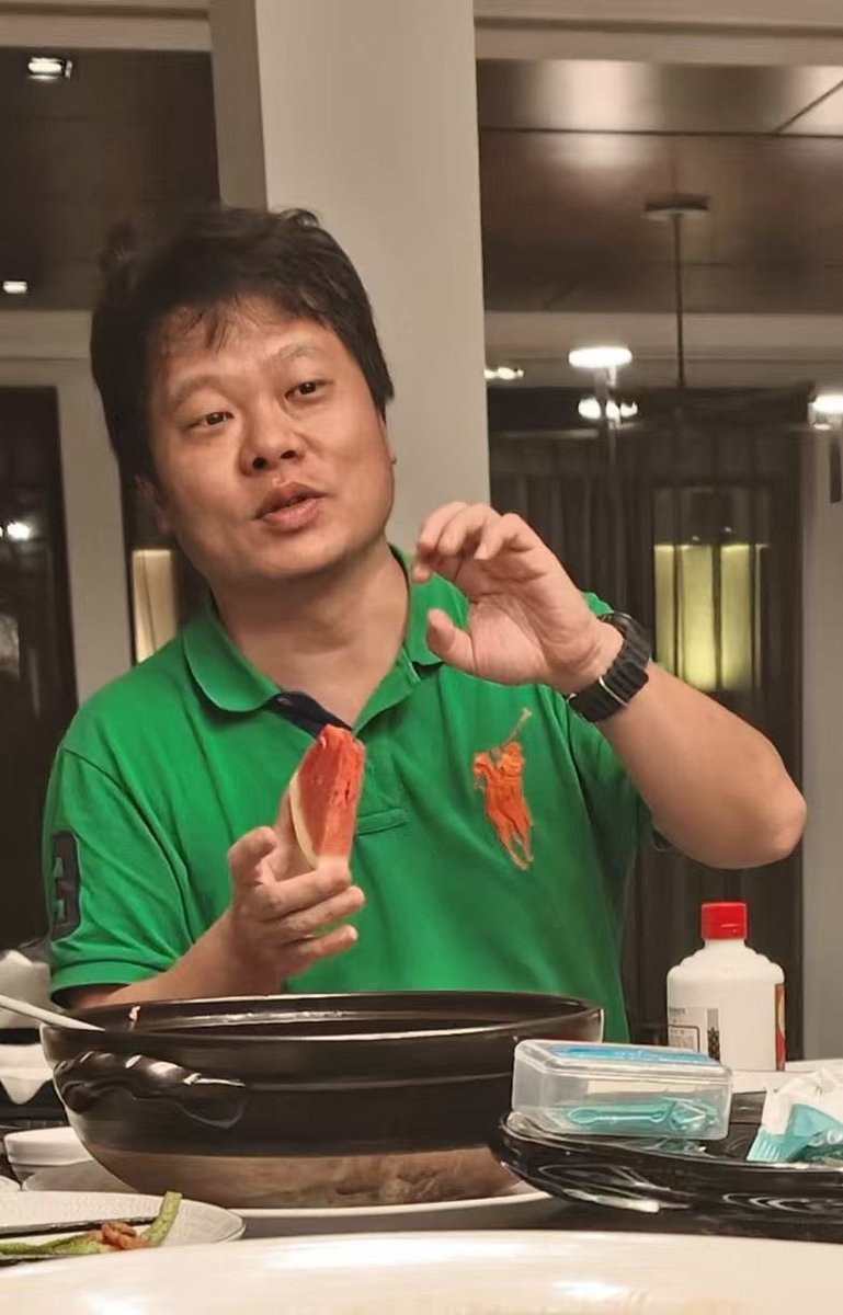 BitradeXScam's tweet photo. 我相信互联网是有记益的，这些是骗我加入BitradeX的人，害得我钱没了，还欠下债务。永远诅咒他们

#bitradex https://t.co/kMeLrEVD1X