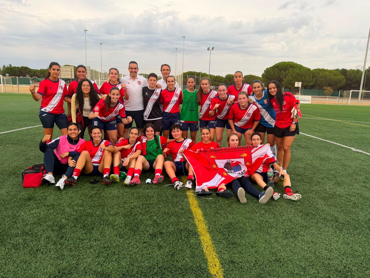 SimancasFem's tweet photo. 6/6 😙 

#SimancasAlmayOrgullo #GladiadorasFranjiblancas https://t.co/1Hyj3NcYzn