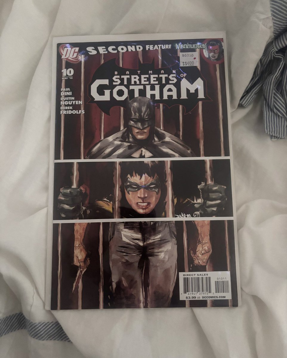 xevishi's tweet photo. #reread i love this cover so much https://t.co/dZIMgaqu5i