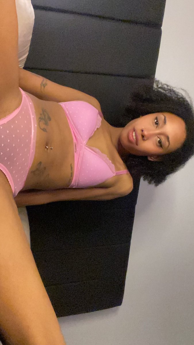 Sava80je's tweet photo. Be honest… would you kiss me everywhere? 😋 https://t.co/gxCnyoQmV6